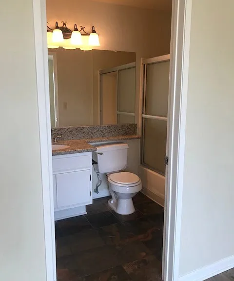 2908 W Victory Blvd E #E — Photo 10