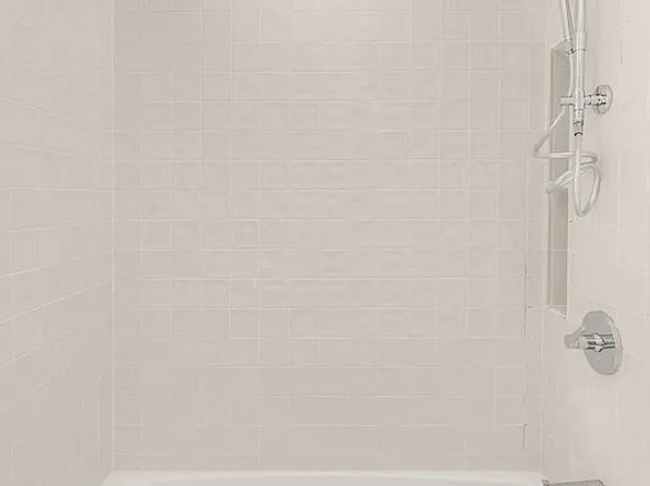 221 East 48th Street image 15 of 24