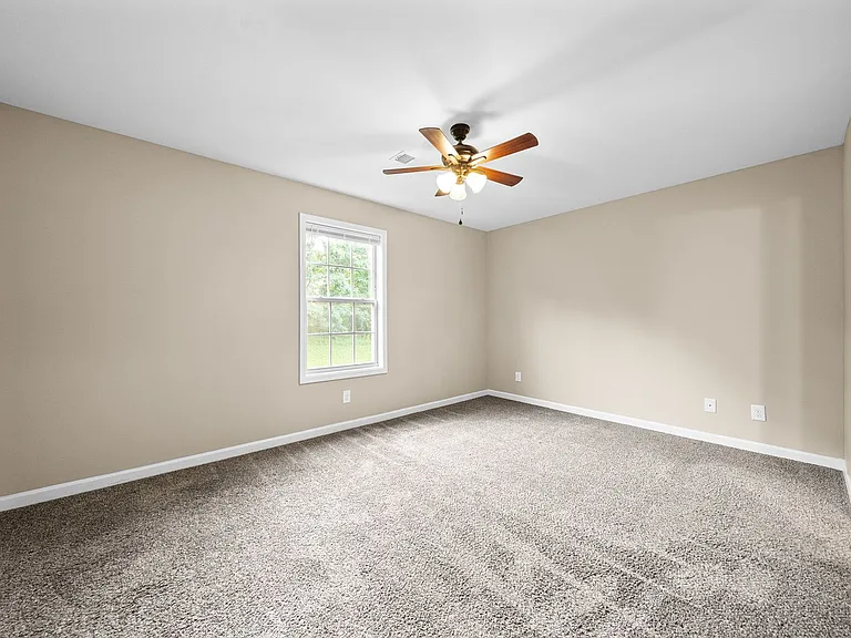 148 Center Pointe Dr — Photo 20