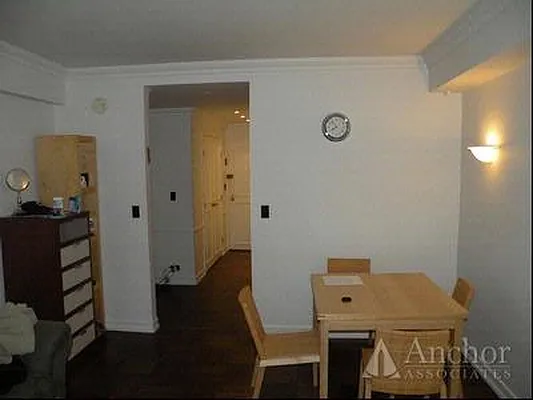 Rented by Anchor Associates | media 19