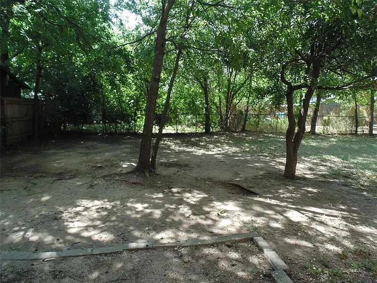 4406 Bennett Ave #B — Photo 24
