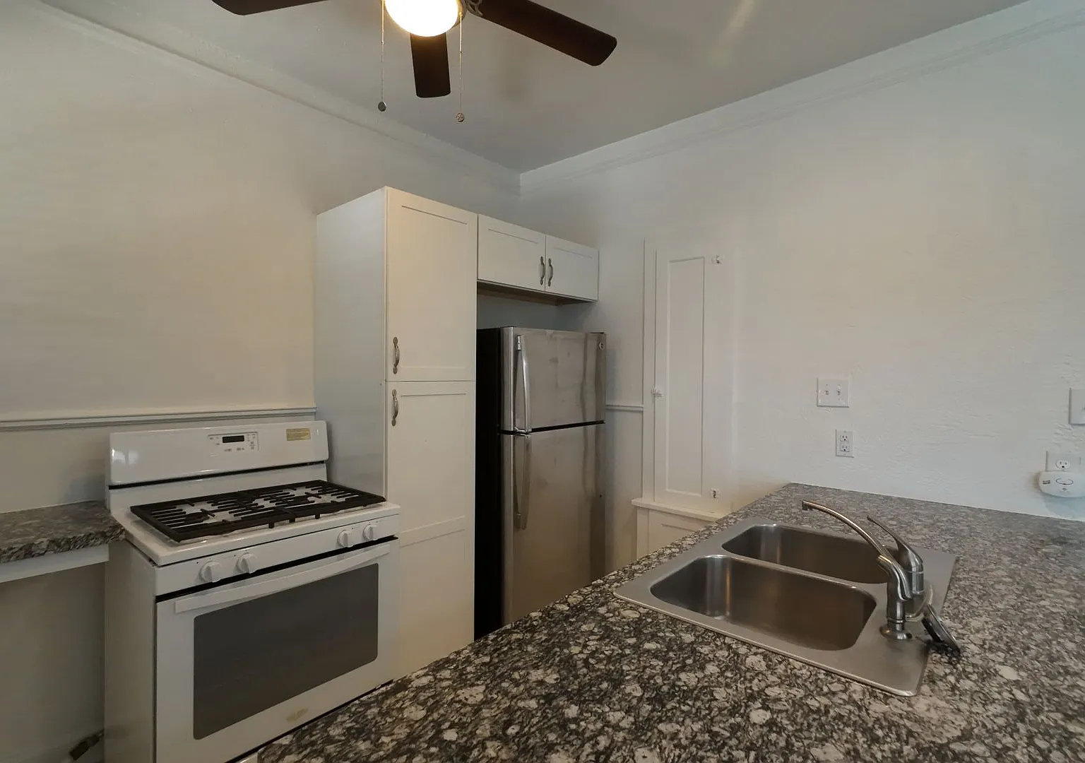 703 W. French Place — Photo 3