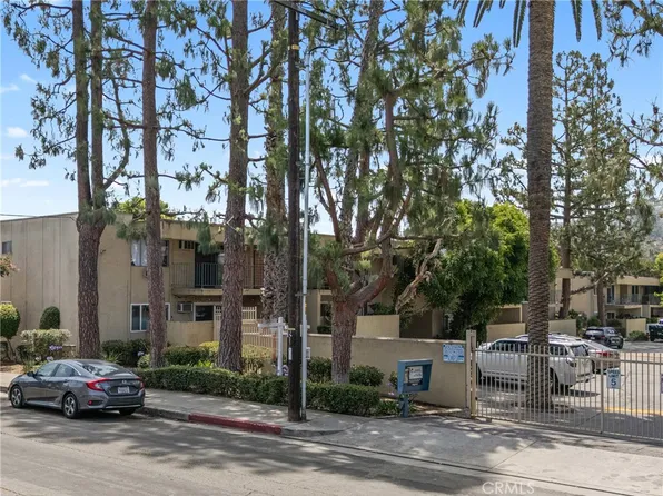 11138 Aqua Vista St APT 30, North Hollywood, CA 91602