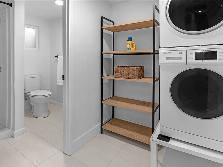 314 N Manila Ave #2 — Photo 7