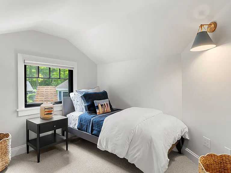 6 Sagamore Grv — Photo 9