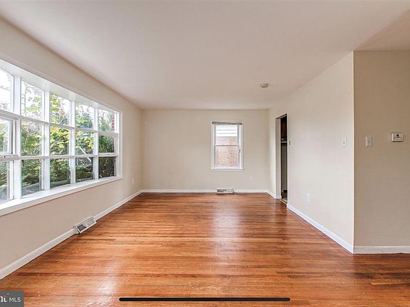 3rd image of 1329 Salem Ave #2
