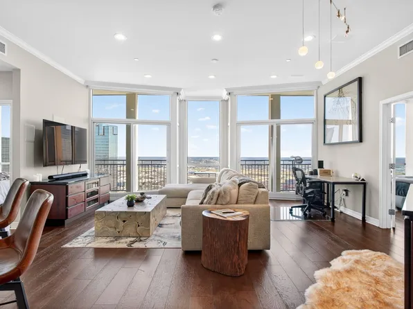 500 Throckmorton St APT 3201, Fort Worth, TX 76102