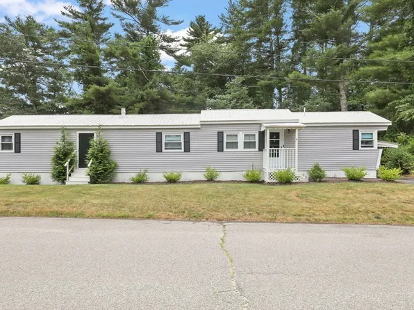 4 Siesta Dr, West Wareham, MA 02576