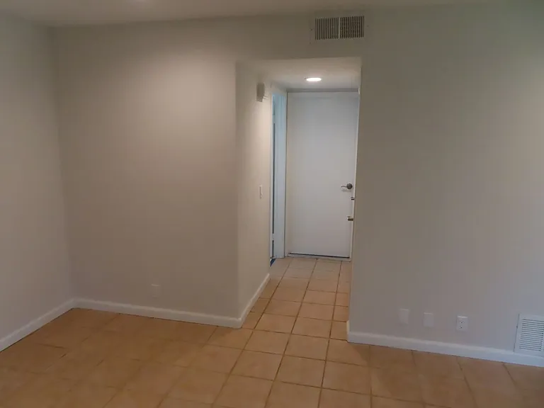2160 Leighton Ct — Photo 10