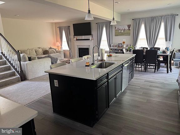4th image of 203 Braeburn Dr
