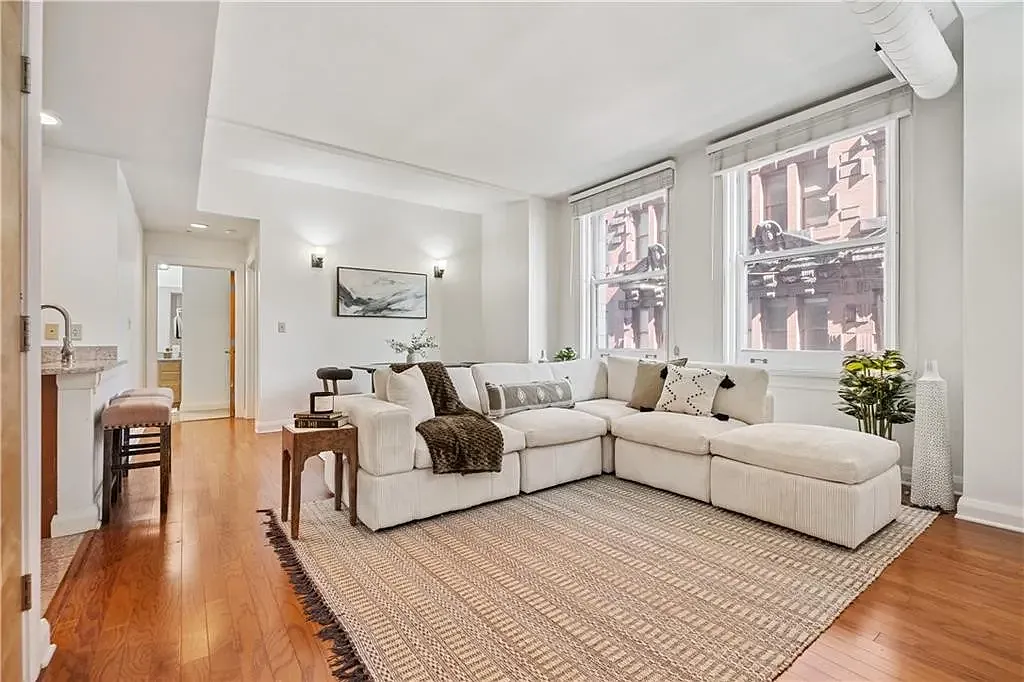 2 bed, 1172 sqft, $2,600 — Photo 1
