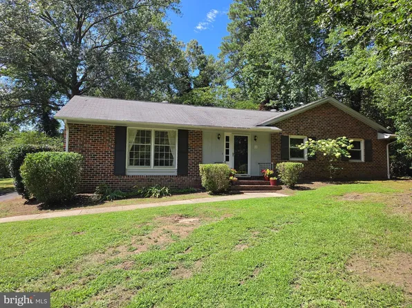 40 Quail Trl, Warsaw, VA 22572