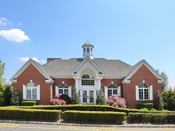 3rd image of 206 Cheshire Ct