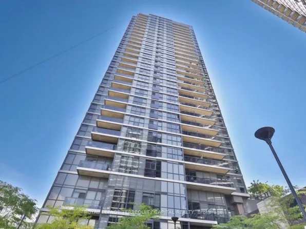 9 Valhalla Inn Rd #1608, Toronto, ON M9B 0B2