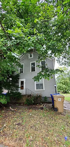 930 42nd St Photo 1