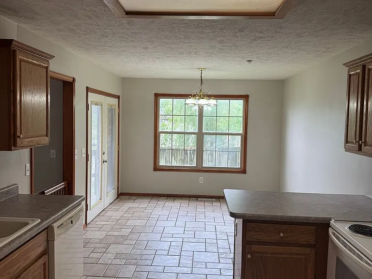4422 W Tarkio St — Photo 4