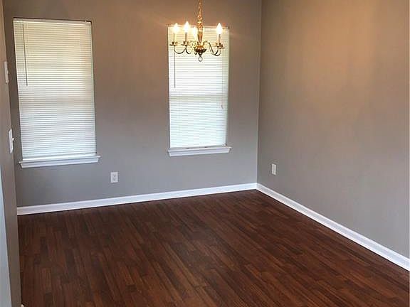 3rd image of 6195 Idlewood Cir