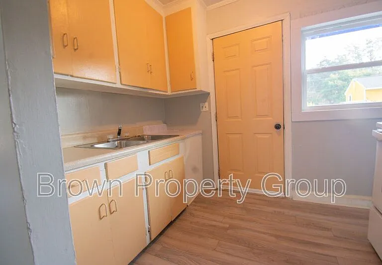 412A Lake Ave — Photo 6