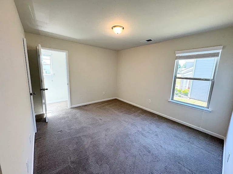 520 McGinnis Cir — Photo 13