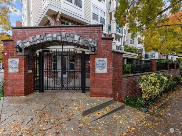 530 4th Avenue W #204, Seattle, WA 98119