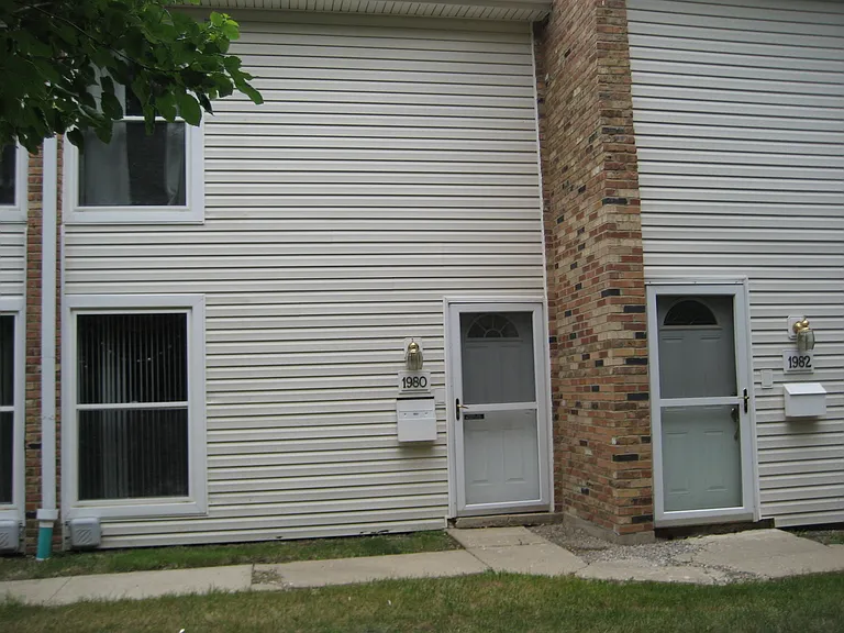 1980 Huntington Blvd — Photo 3