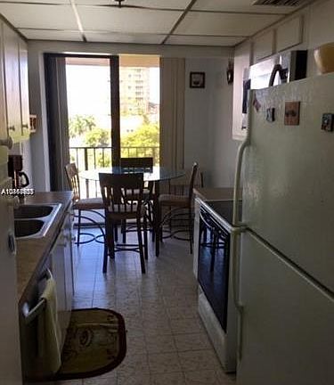 5th image of 210 174th St APT 518