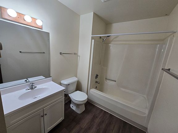 2nd image of 4727 Fairfax St #4731