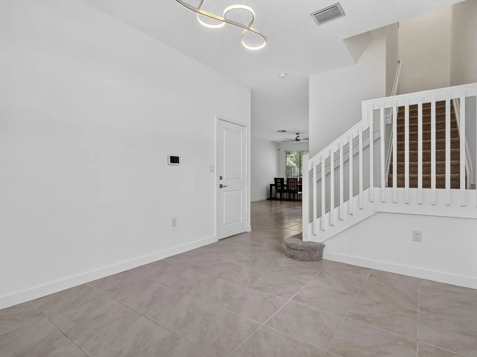 4 bed, 2.5 bath, 1597 sqft, $3,700 — Photo 3