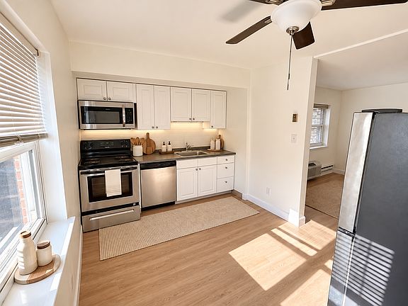 3rd image of 15 Carroll Ave