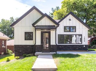 1809 College St, Cedar Falls, IA 50613
