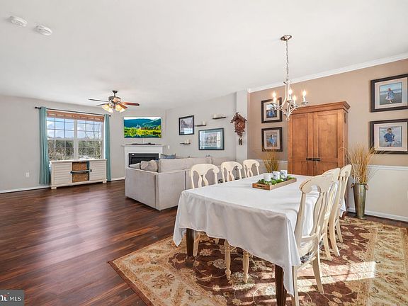 3rd image of 40 Trail Ridge Ln