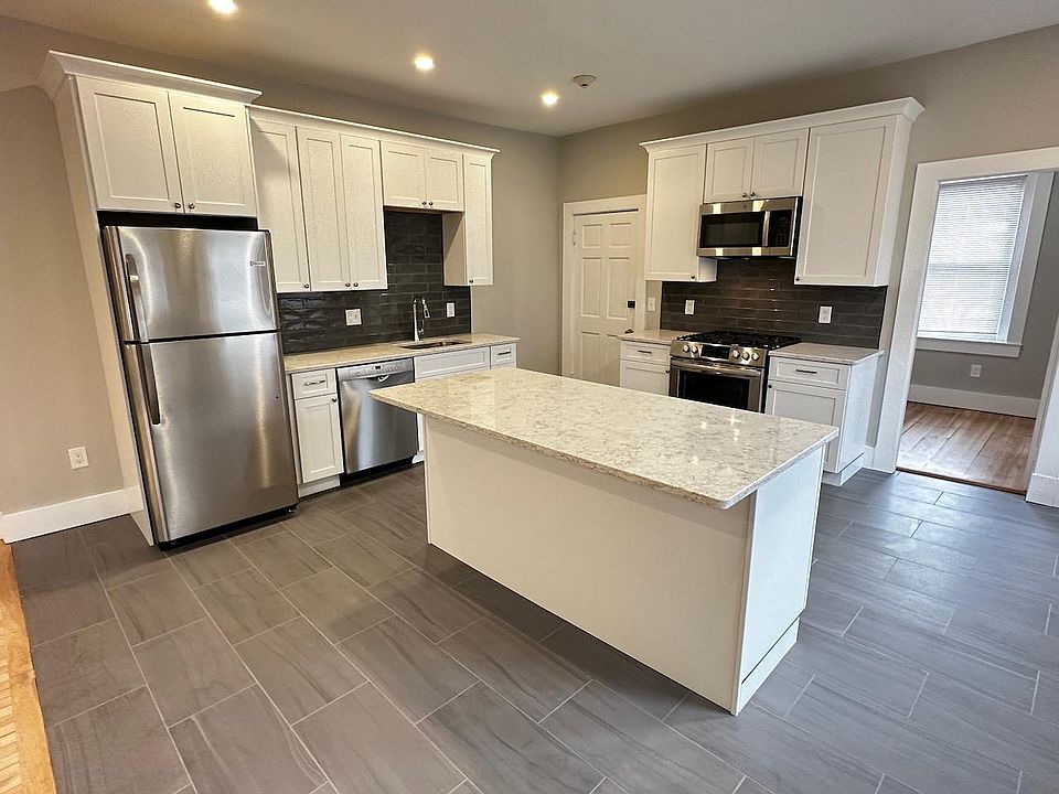$6000 - 4 bed 2 bath kitchen