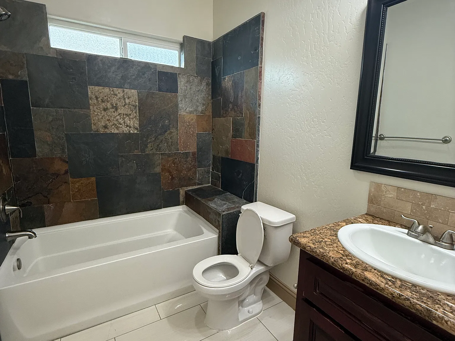 4 bed, 1800 sqft, $2,400 — Photo 4