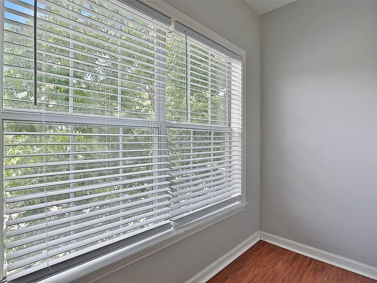 5007 Polk St — Photo 3