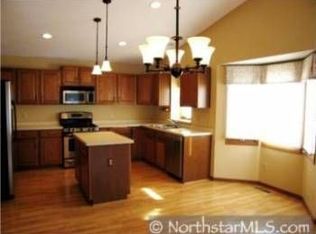 1370 Surrey Ln, Woodbury, MN 55125