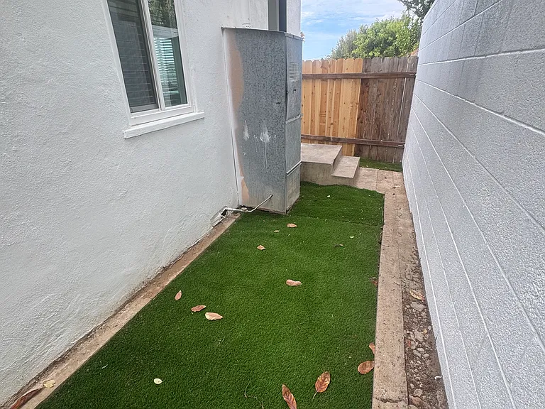1948 San Diego Ave — Photo 9