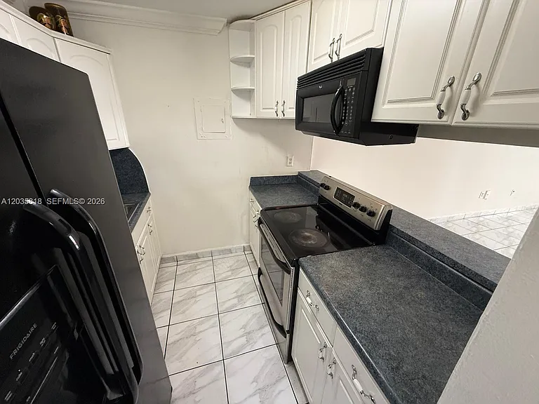 1285 W 26th Pl #204 — Photo 6