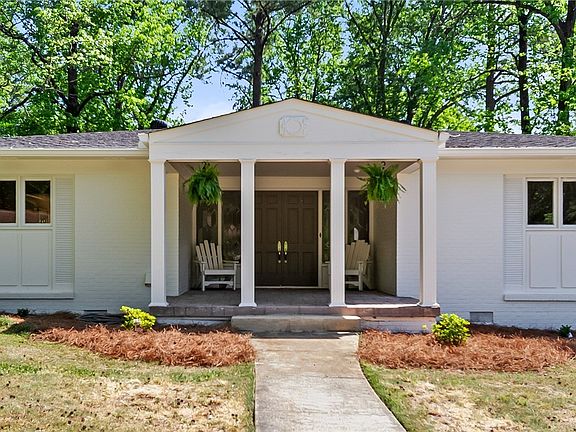 3rd image of 1625 Harmony Ln