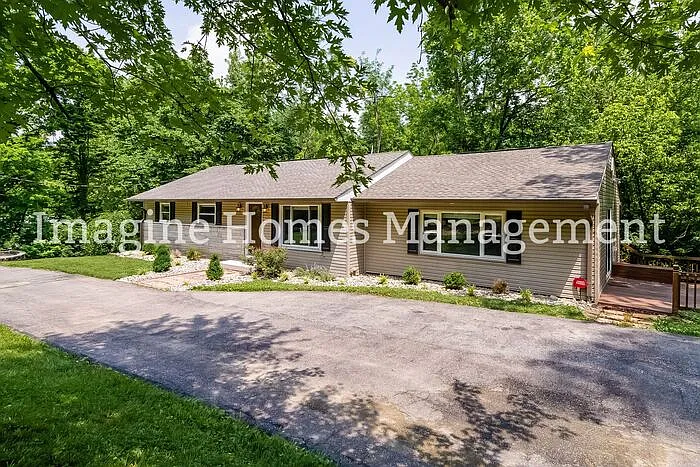 7922 Forest Rd — Photo 2