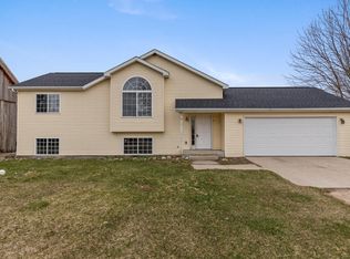 7432 Colby Rd, Greenville, MI 48838