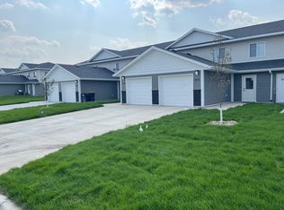 107 Spruce St #22, Belle Plaine, MN 56011