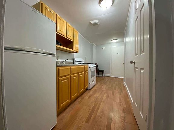 2nd image of 911 Bushwick Ave #1