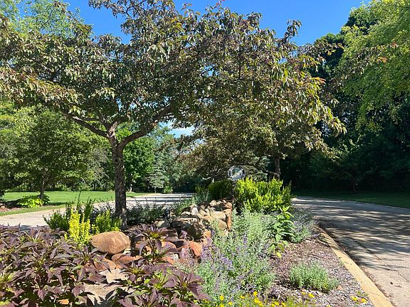 2nd image of 15267 Oak Hollow Dr