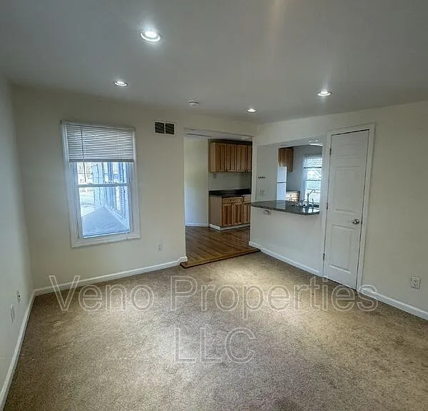 83 Middle St #2 — Photo 8