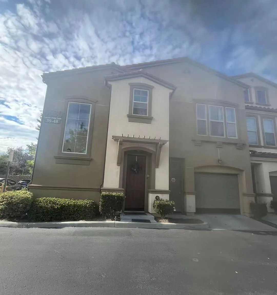 2 bed, 1264 sqft, $3,300 — Photo 1