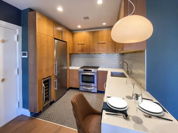 398 13th Street image 2 of 29