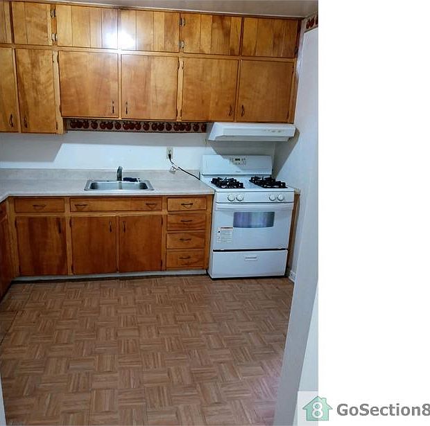 2nd image of 2956 Vandy Dr