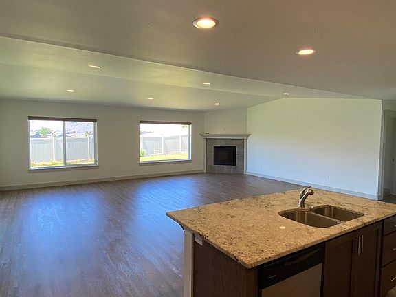 5th image of 2143 Maryhill St SE