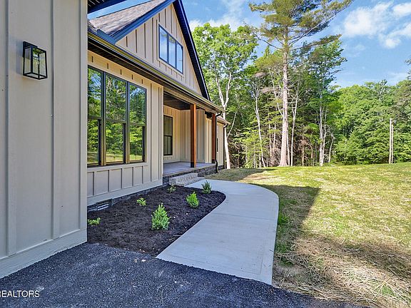 5th image of 1452 Model Farm Rd