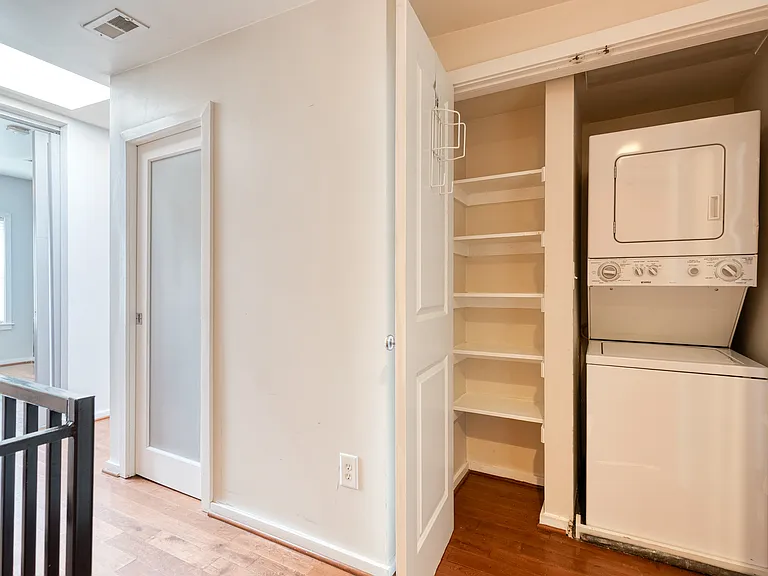 112 N Streeper St — Photo 17